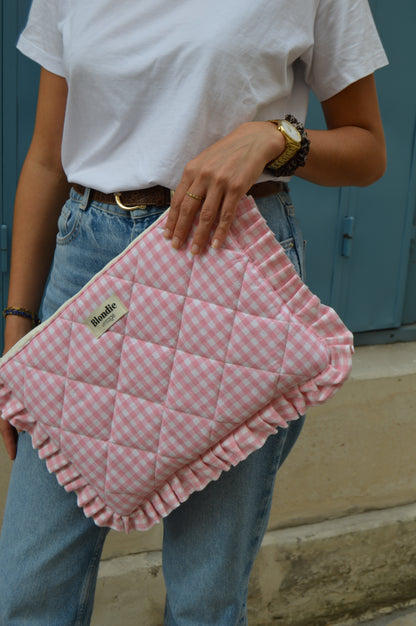 Housse d'ordinateur vichy rose avec froufrou fabriqué à partir de tissus vintage mode durable mode responsable fabriqué à la main 