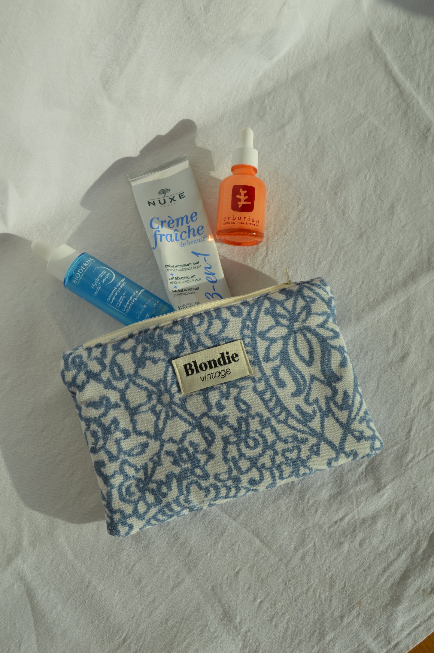 Pochette motif bleu fabriqué à partir de tissus vintage mode durable mode responsable fabriqué à la main 