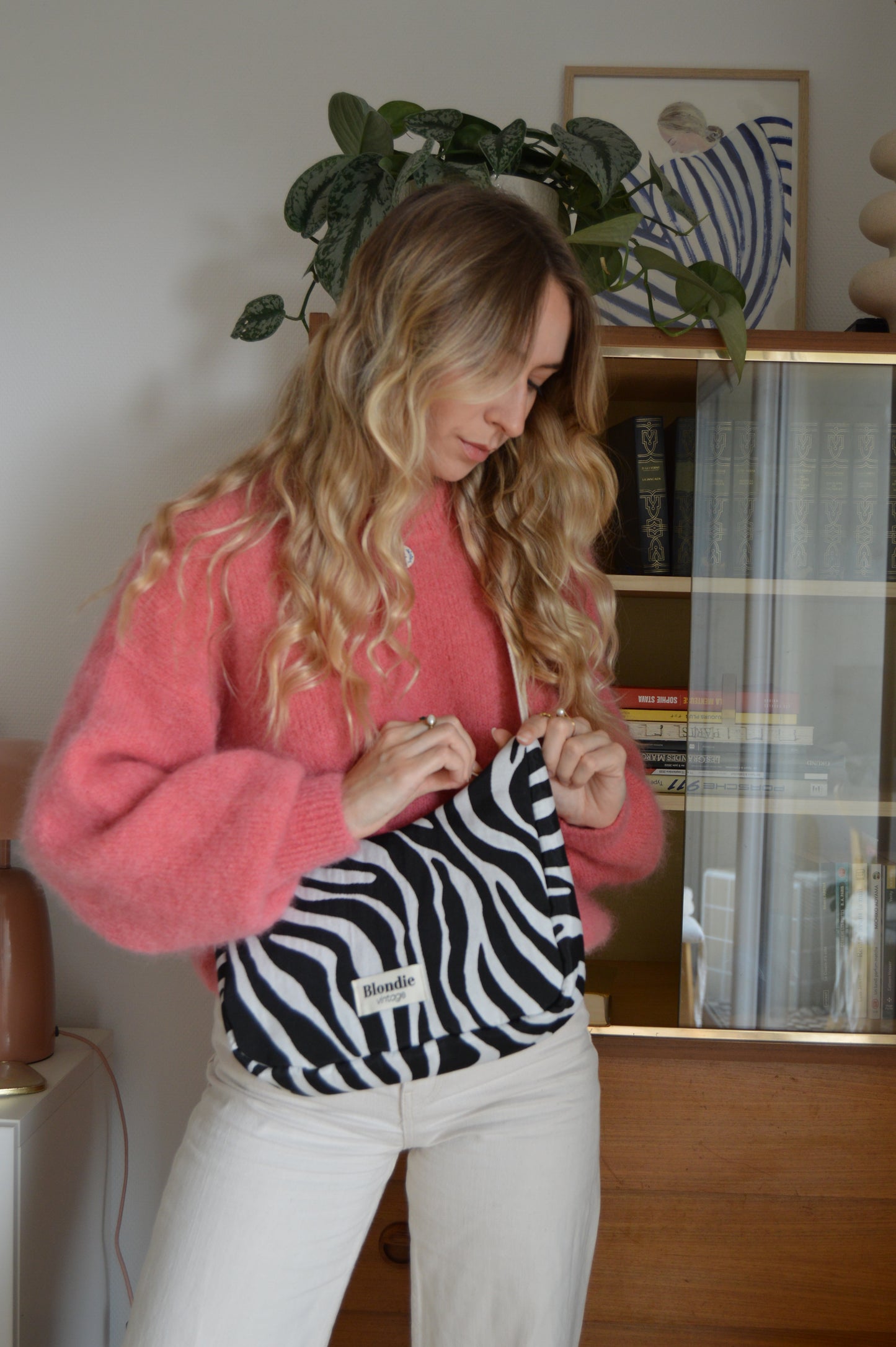 Sac crossbody zébré fabriqué à partir de tissus vintage mode durable mode responsable fabriqué à la main 