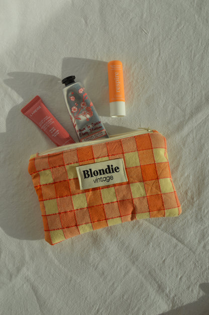 Mini Pochette carreaux orange fabriqué à partir de tissus vintage mode durable mode responsable fabriqué à la main 