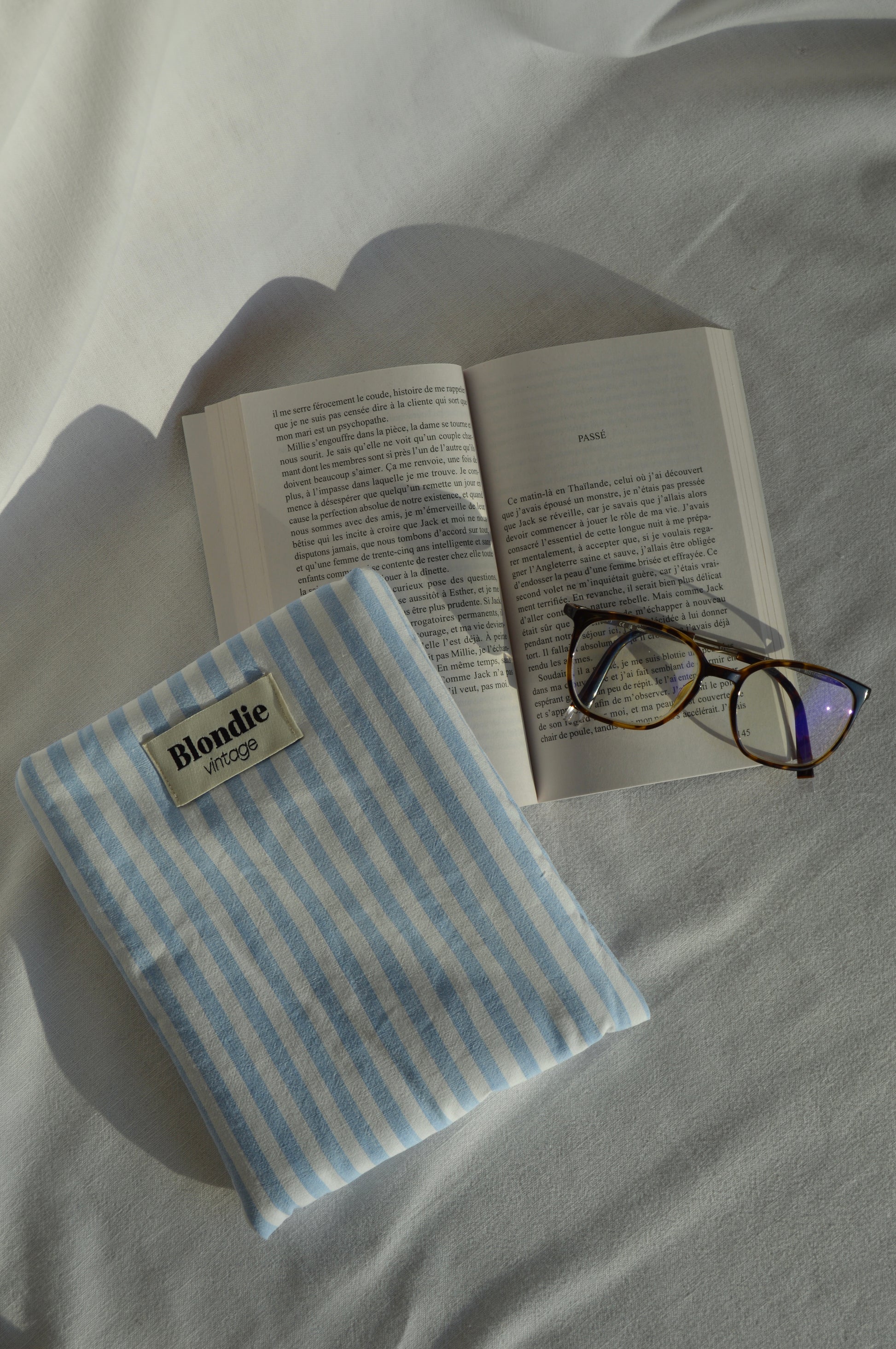 Housse de livre rayé bleu fabriqué à partir de tissu  vintage mode durable mode responsable fabriqué à la main