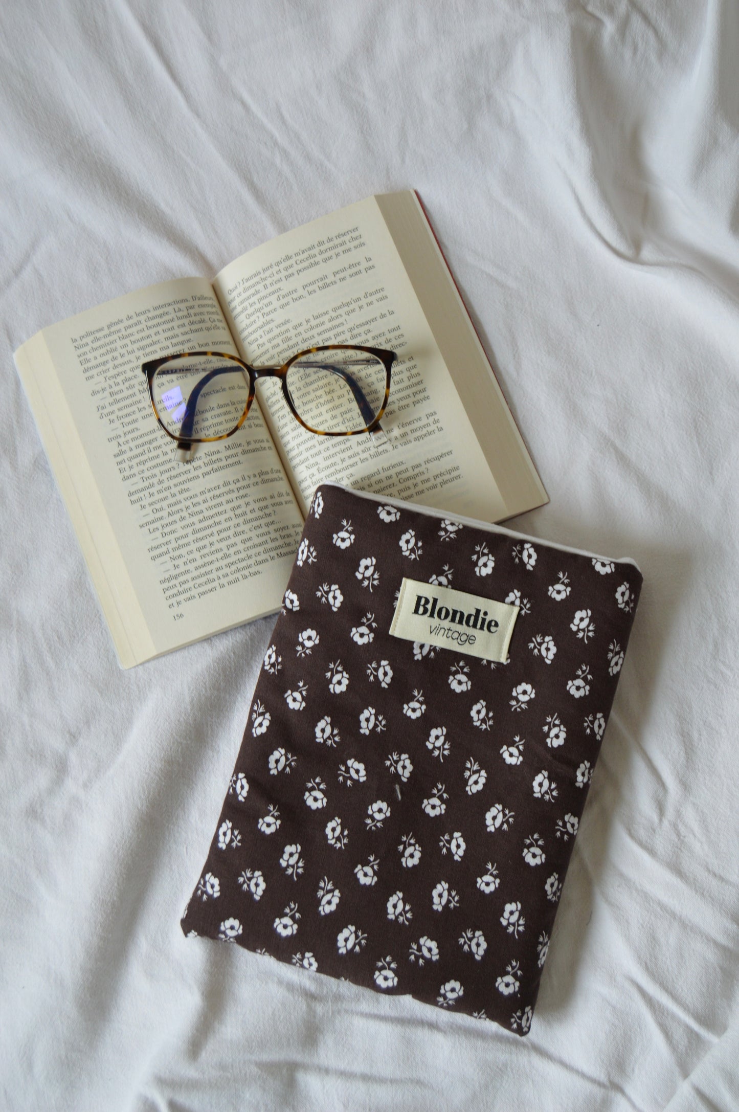 Housse de livre fleuri marron fabriqué à partir de tissus vintage mode durable mode responsable fabriqué à la main 