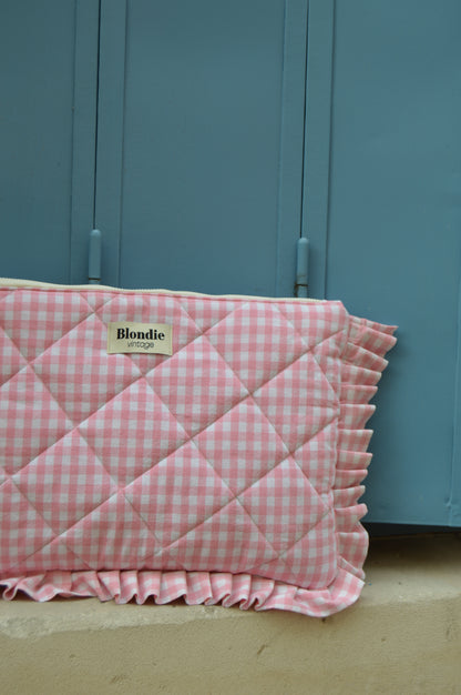 Housse d'ordinateur vichy rose avec froufrou fabriqué à partir de tissus vintage mode durable mode responsable fabriqué à la main 
