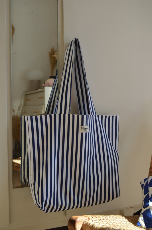 Cabas fabriqué à partir de tissus vintage à la main, sac de place upcyclés 