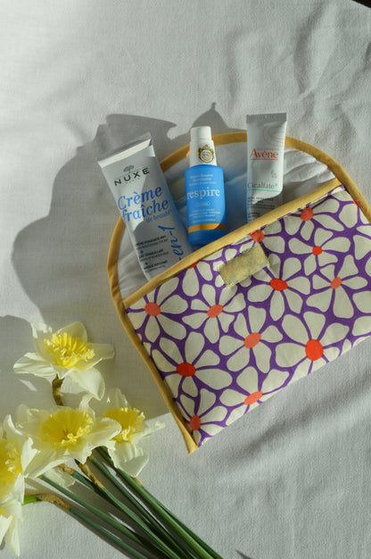 pochette nomade fabriquée à partir de tissus vintage à la main avec biais coloré, parfait pour housse livre housse lisseuse ou soin