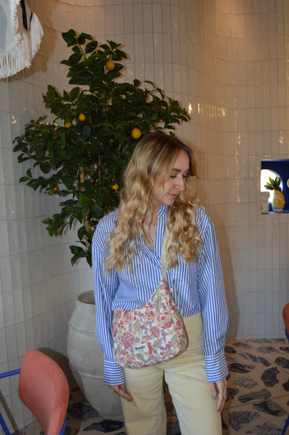 Sac crossbody fleurie fabriqué à partir de tissus vintage mode durable mode responsable fabriqué à la main 