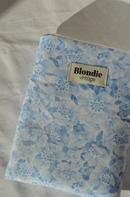 Housse de livre fleurs bleu fabriqué à partir de tissus vintage mode durable mode responsable fabriqué à la main 