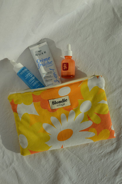 Pochette fleurs orange  fabriqué à partir de tissus vintage mode durable mode responsable fabriqué à la main 