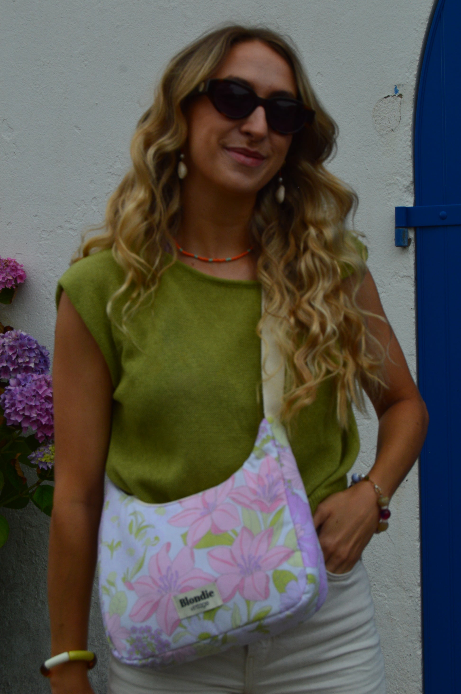 Sac crossbody fleuri fabriqué à partir de tissus vintage mode durable mode responsable fabriqué à la main 