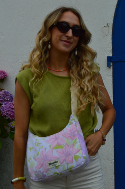 Sac crossbody fleuri fabriqué à partir de tissus vintage mode durable mode responsable fabriqué à la main 