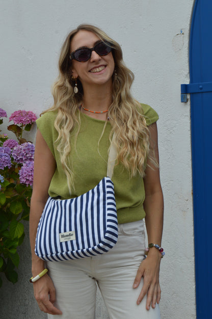 Sac crossbody rayé bleu fabriqué à partir de tissus vintage mode durable mode responsable fabriqué à la main 