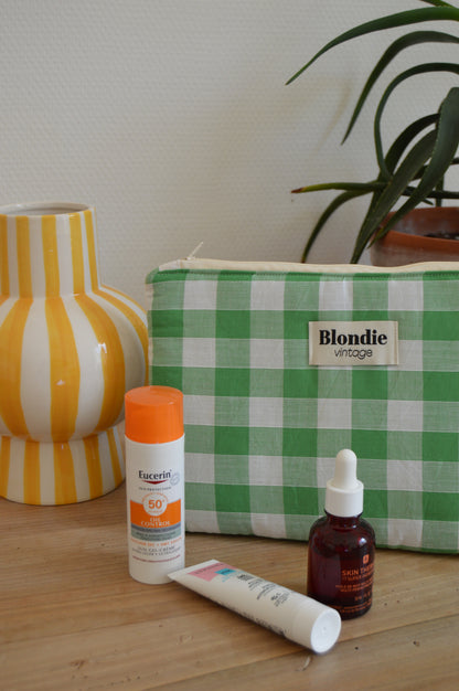 Pochette zippée rvichy verte en tissu vintage upcyclé, faite main en France par Blondie vintage