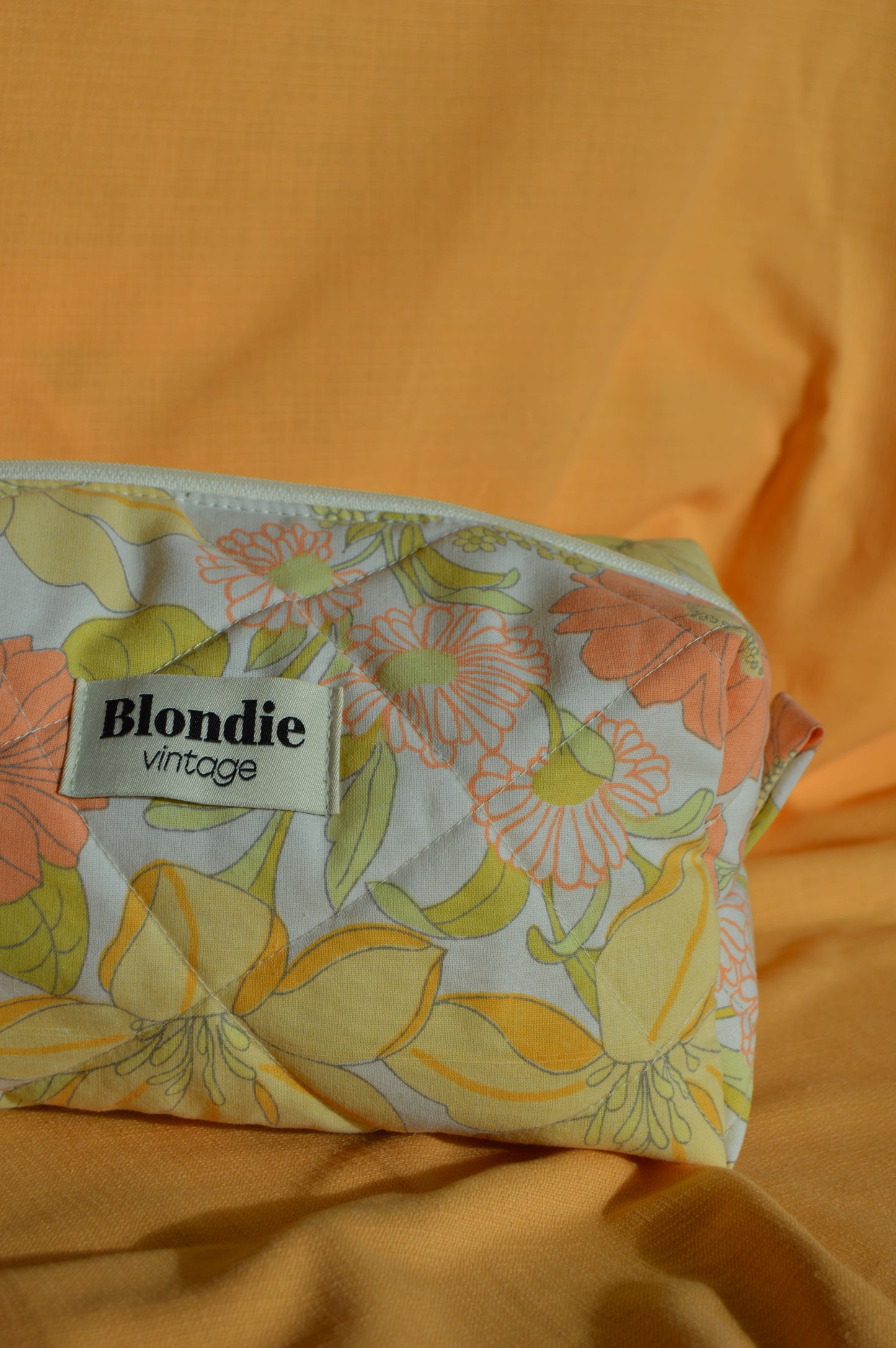 Trousse de toilette fleurs vintage orange