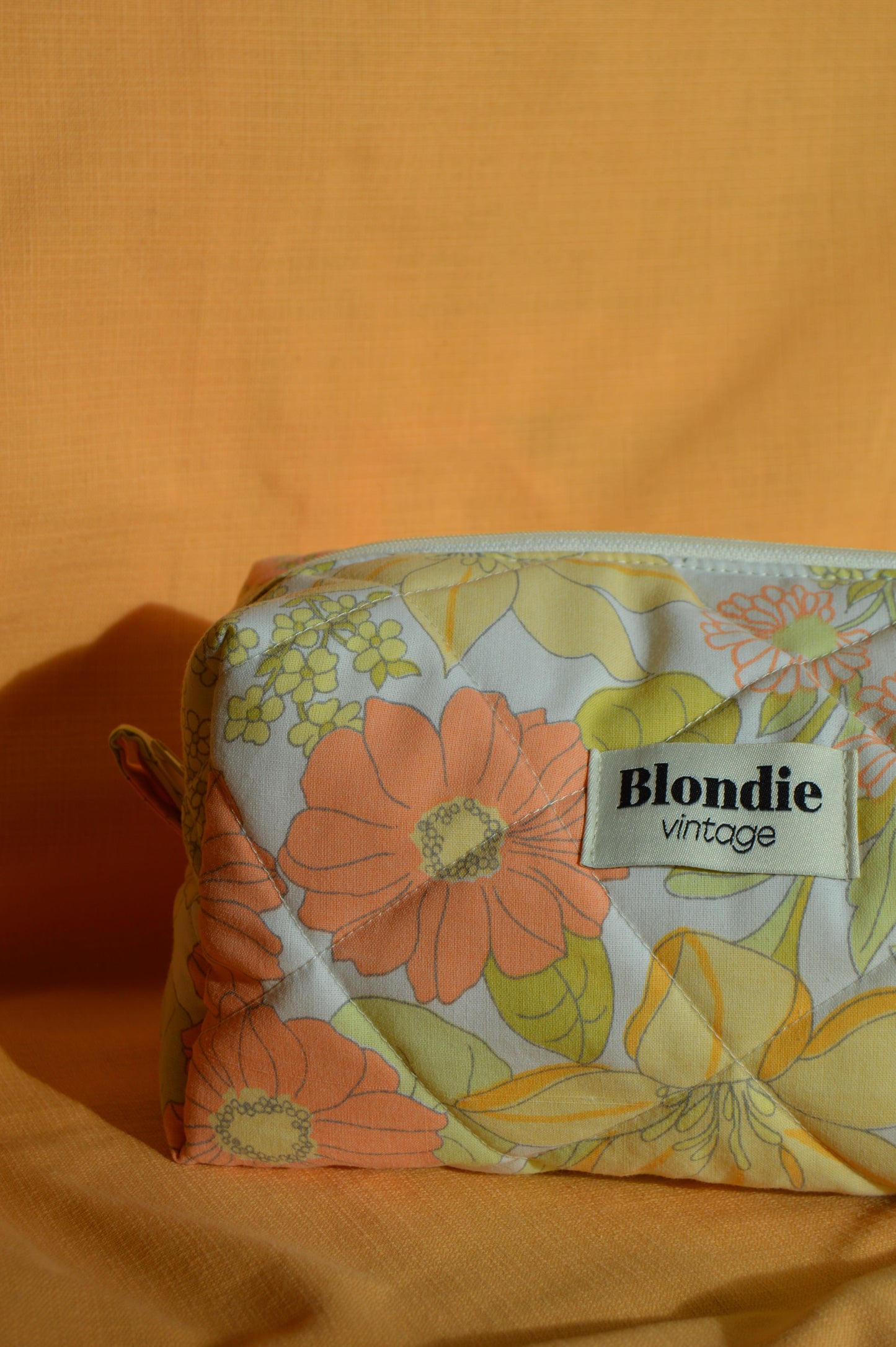Trousse de toilette fleurs vintage orange