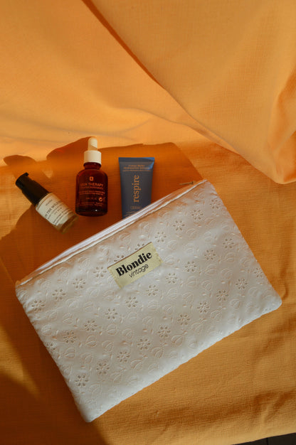 Grande Pochette broderie blanche