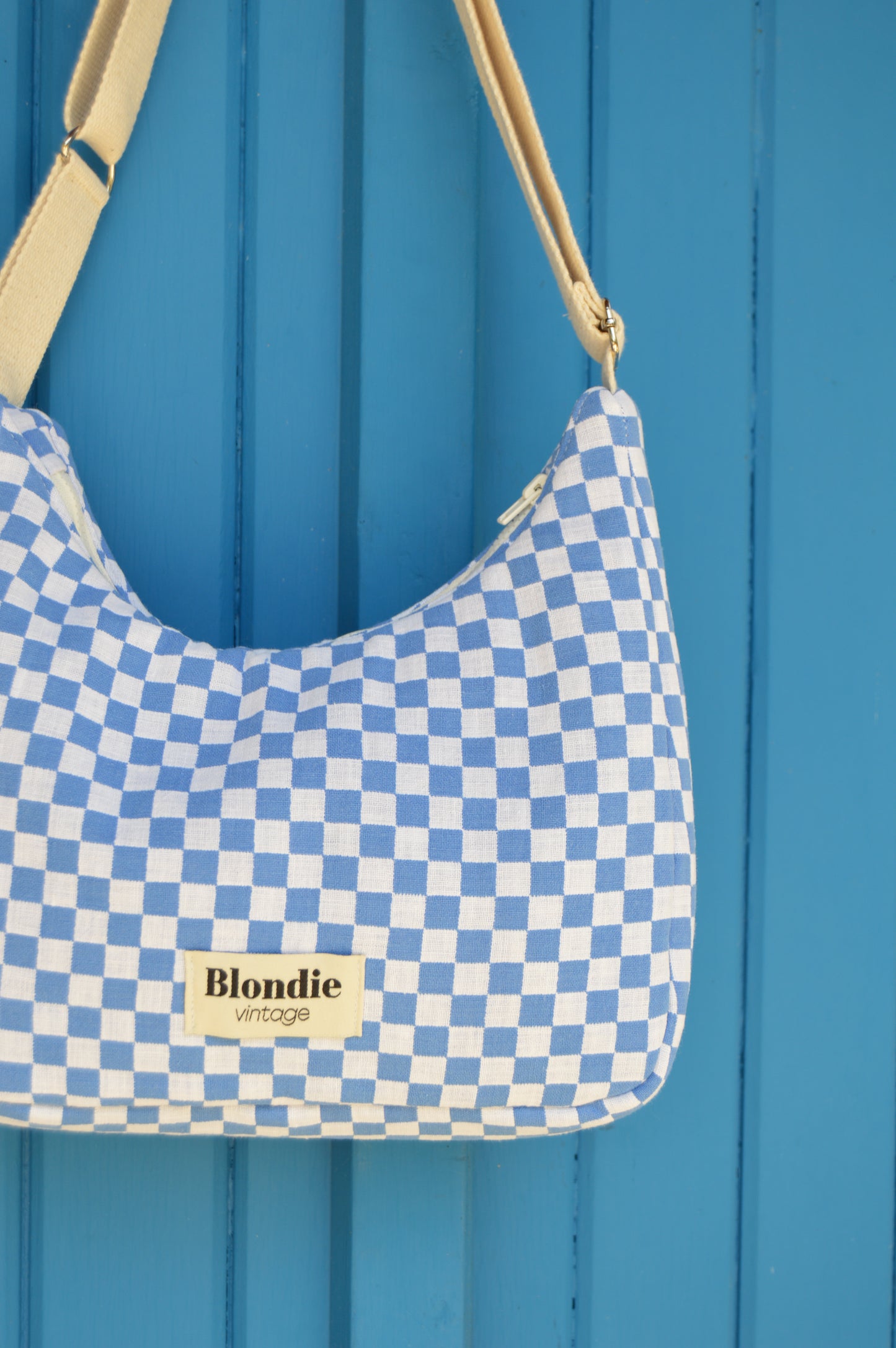 sac bandoulière damier bleu fabriquée à la main à partir de tissus vintages upcyclés mode durable