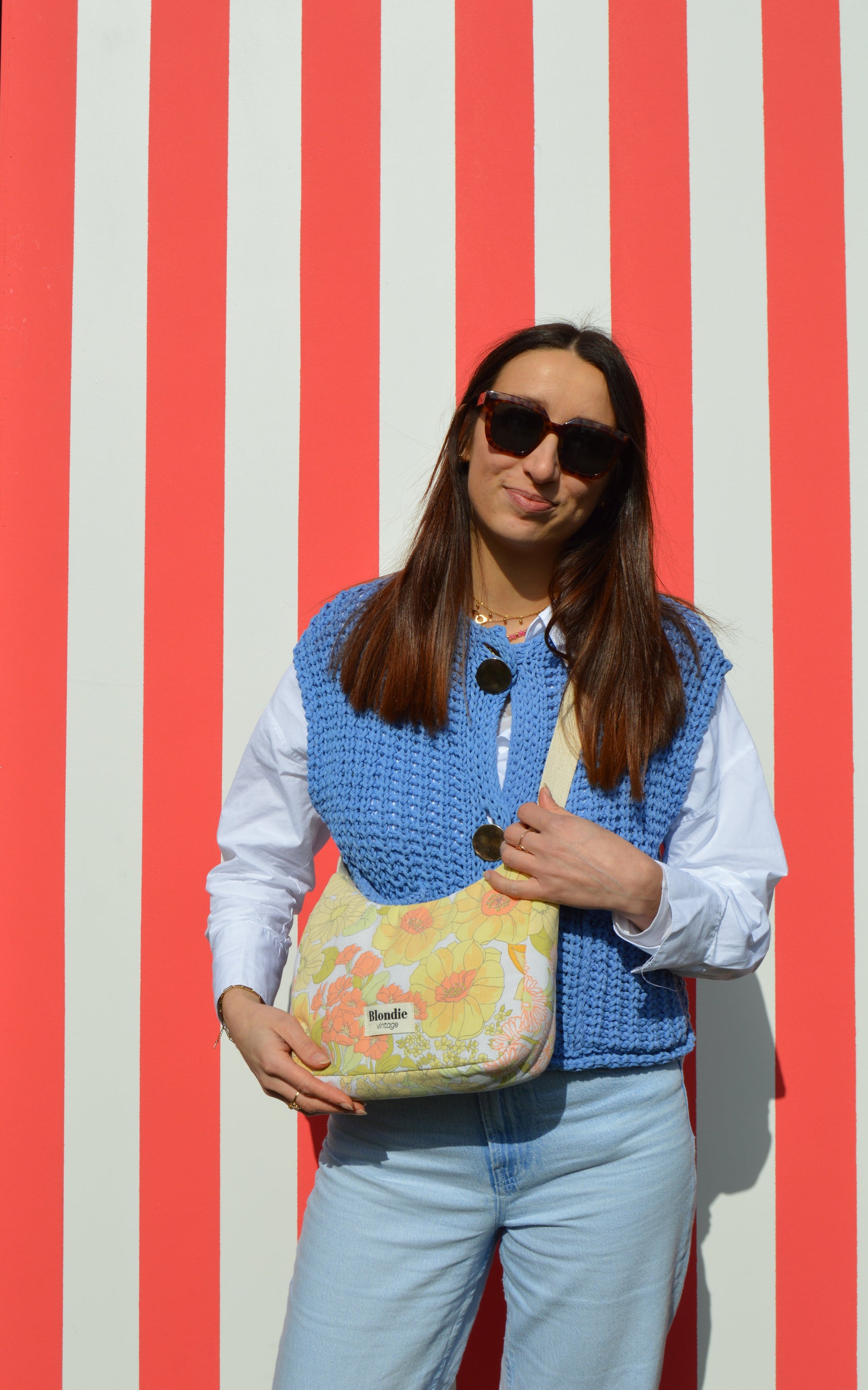 Sac upcyclé fleuri fait à la main en France