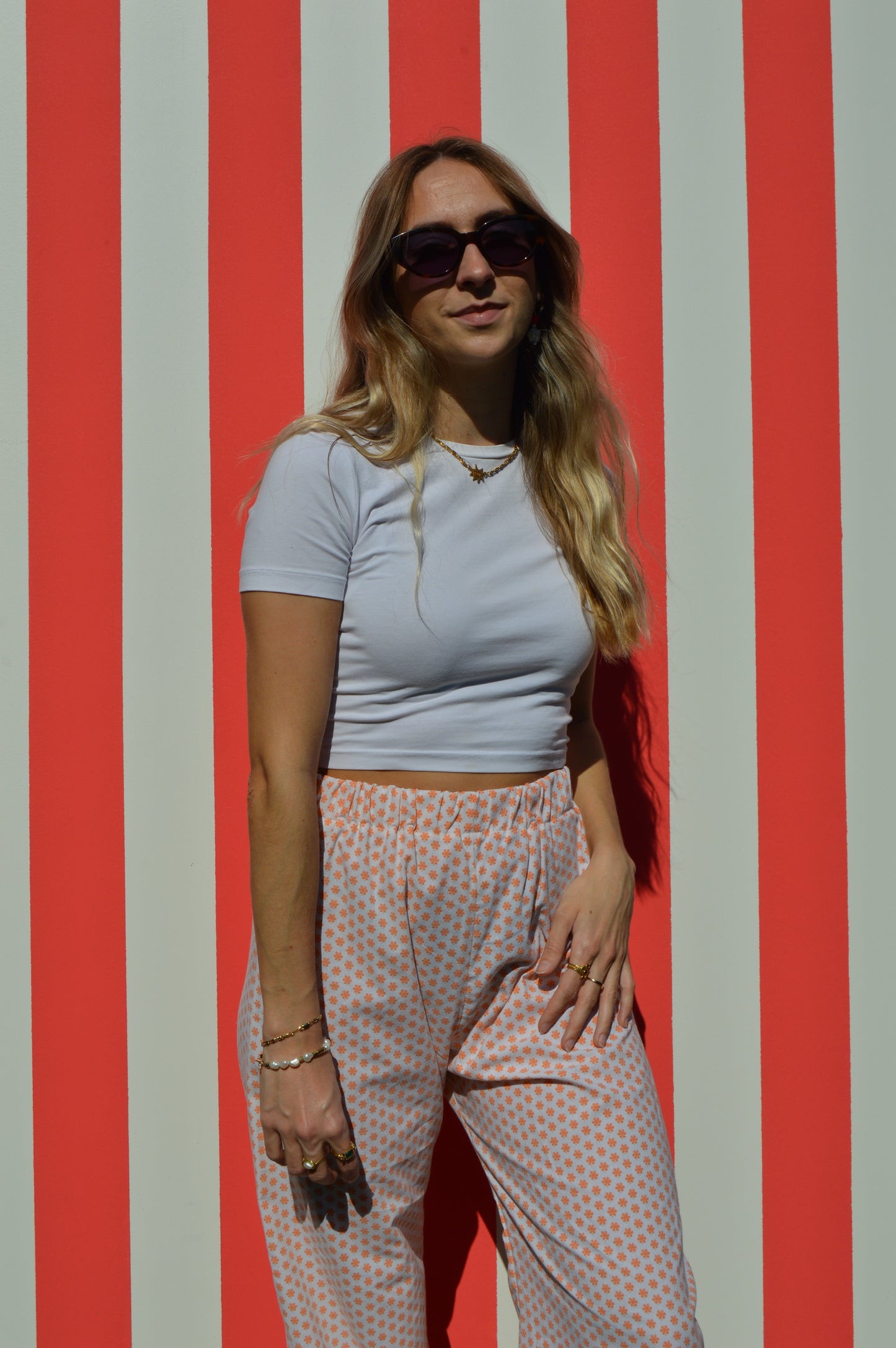 Pantalon à petite fleurs orange