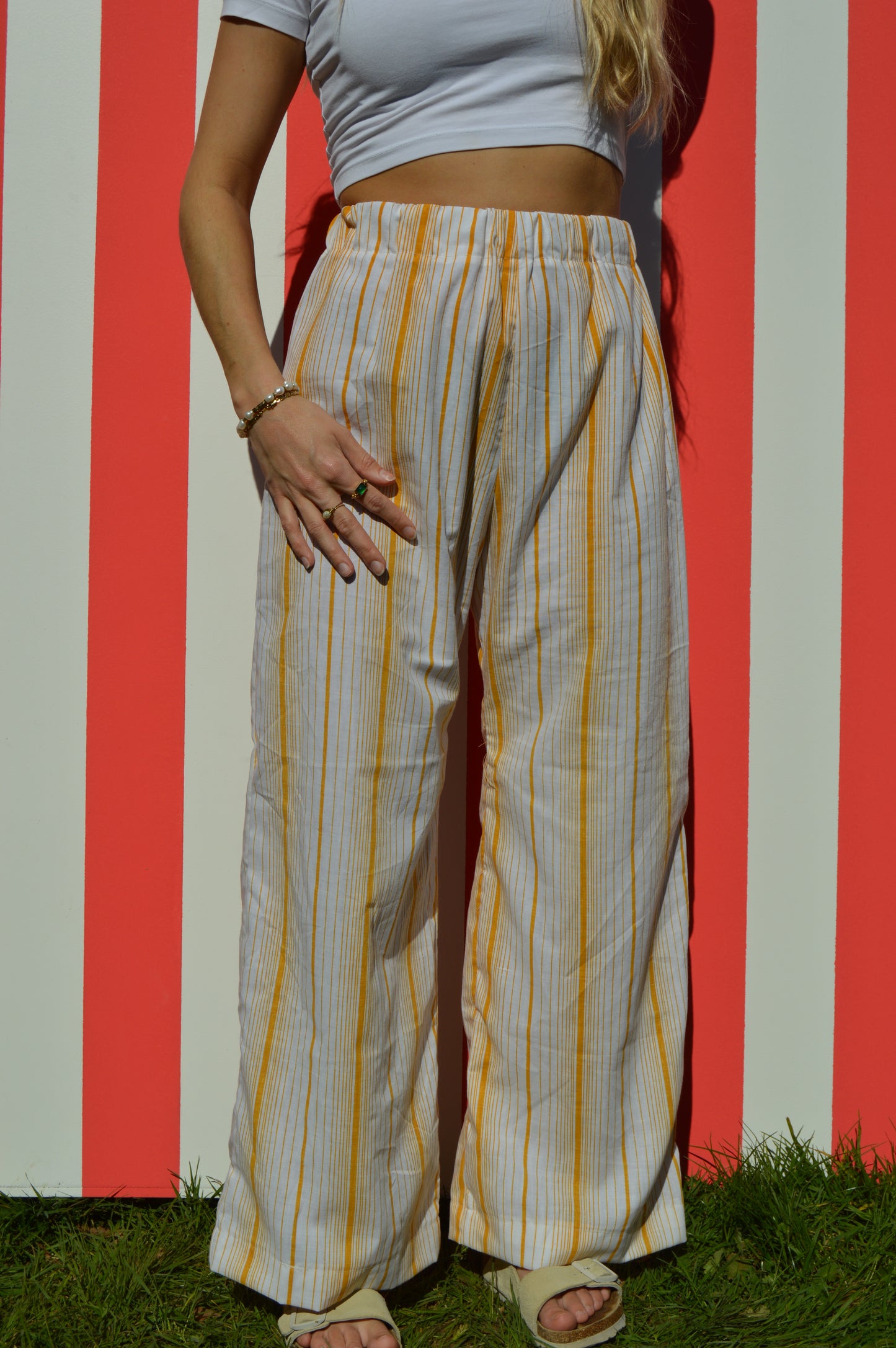Pantalon à rayures ocre