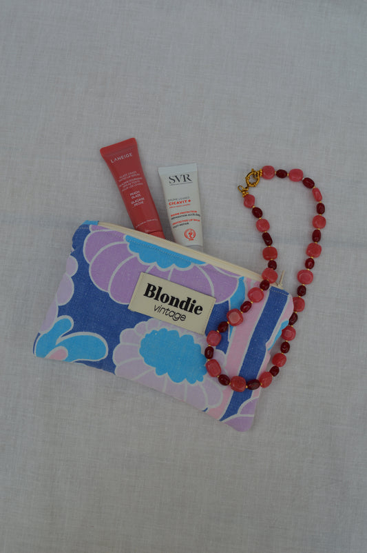 Mini pochette fleurie vintage confectionnée à la main à partir d'un tissu vintage upcyclé