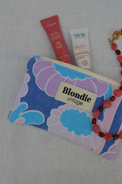 Mini pochette fleurie vintage confectionnée à la main à partir d'un tissu vintage upcyclé
