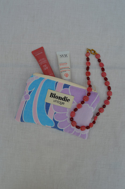 Mini pochette fleurie vintage confectionnée à la main à partir d'un tissu vintage upcyclé