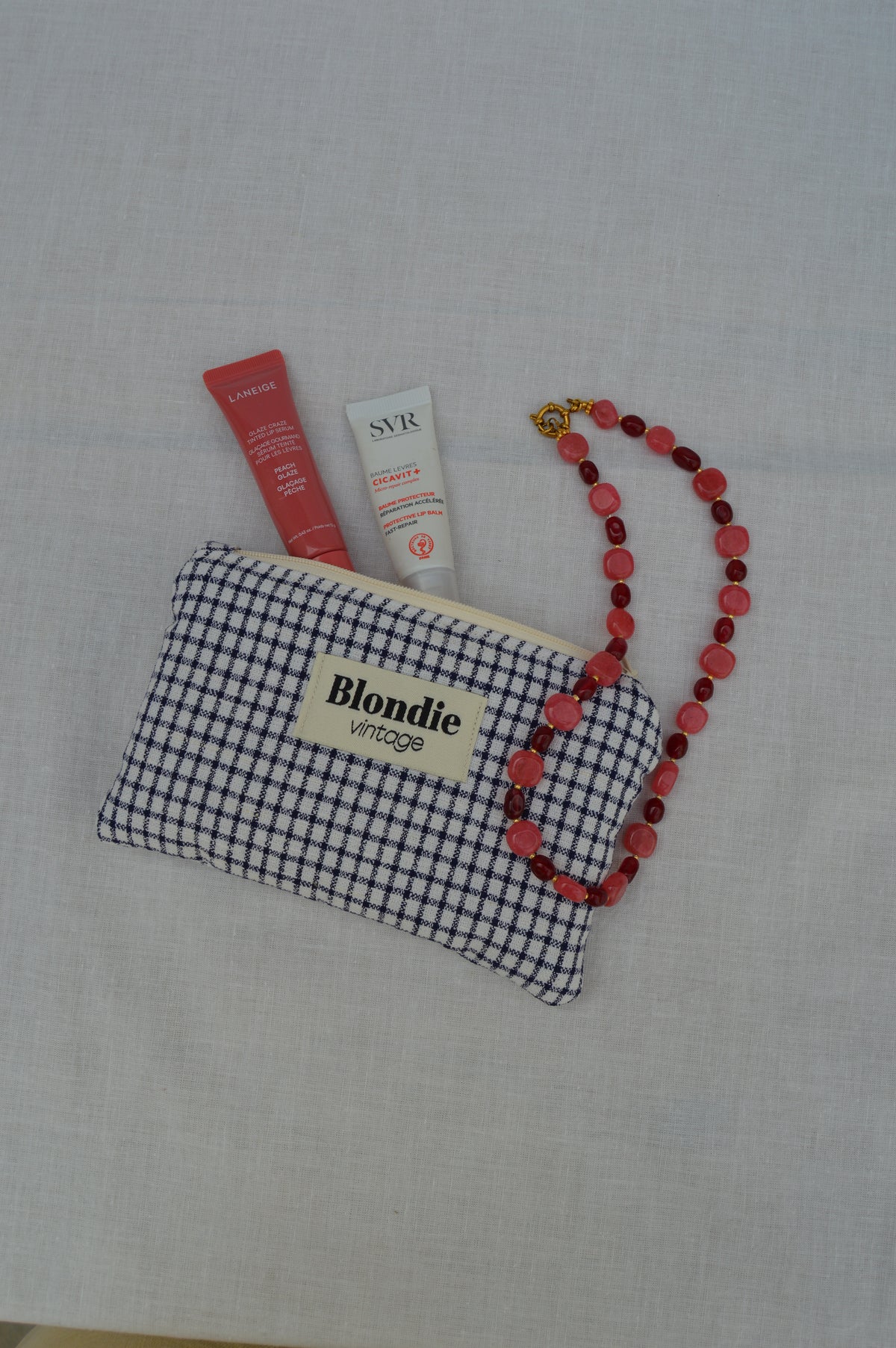 Mini pochette carreaux bleu onfectionnée à la main à partir d'un tissu vintage upcyclé