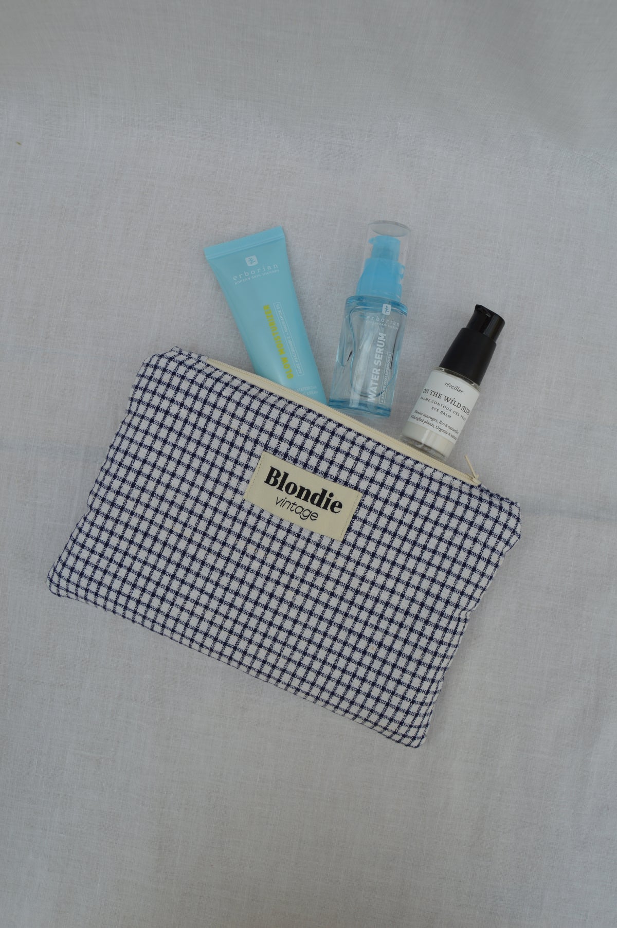 Pochette à carreaux bleu confectionnée à la main à partir d'un tissu vintage upcyclé