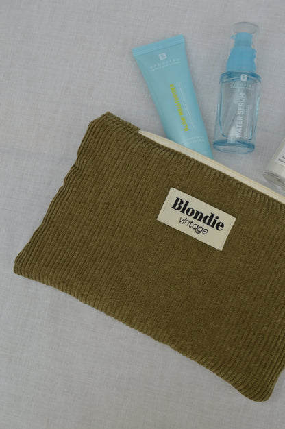 Pochette velours kaki confectionnée à la main à partir d'un tissu vintage upcyclé