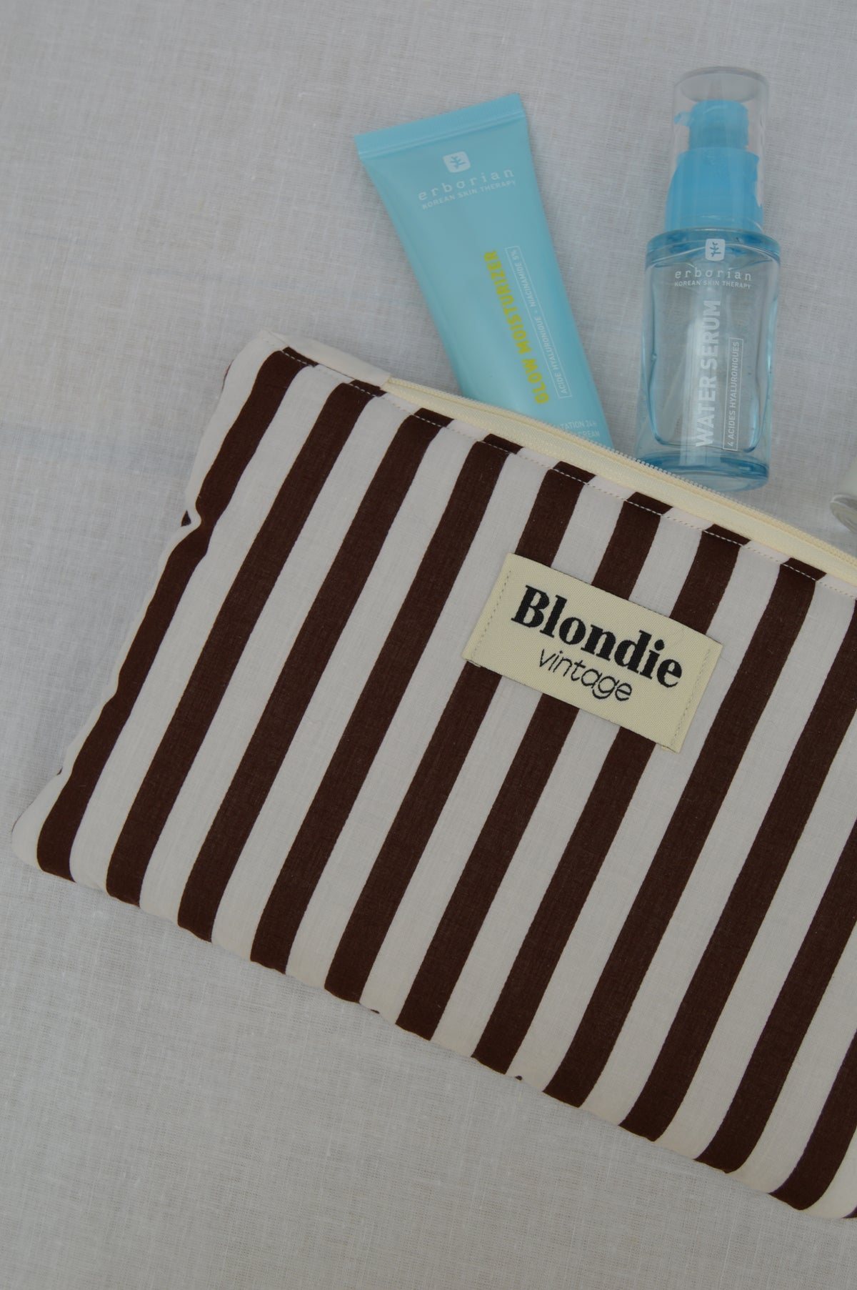 Pochette rayé marron confectionnée à la main à partir d'un tissu vintage upcyclé