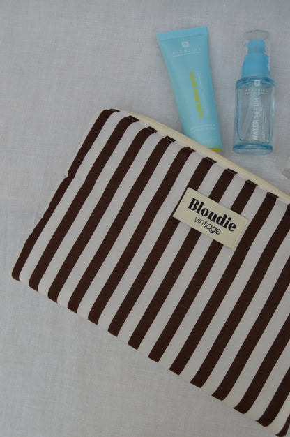 Pochette velours kaki confectionnée à la main à partir d'un tissu vintage upcyclé