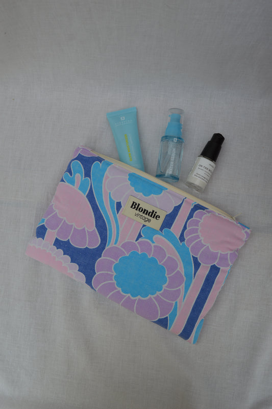 Pochette fleurs vintage confectionnée à la main à partir d'un tissu vintage upcyclé