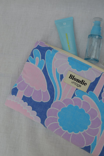 Pochette fleurs vintage confectionnée à la main à partir d'un tissu vintage upcyclé