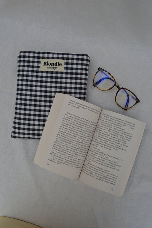Housse de livre vichy noir fabriqué à partir de tissu vintage mode durable mode responsable fabriqué à la main