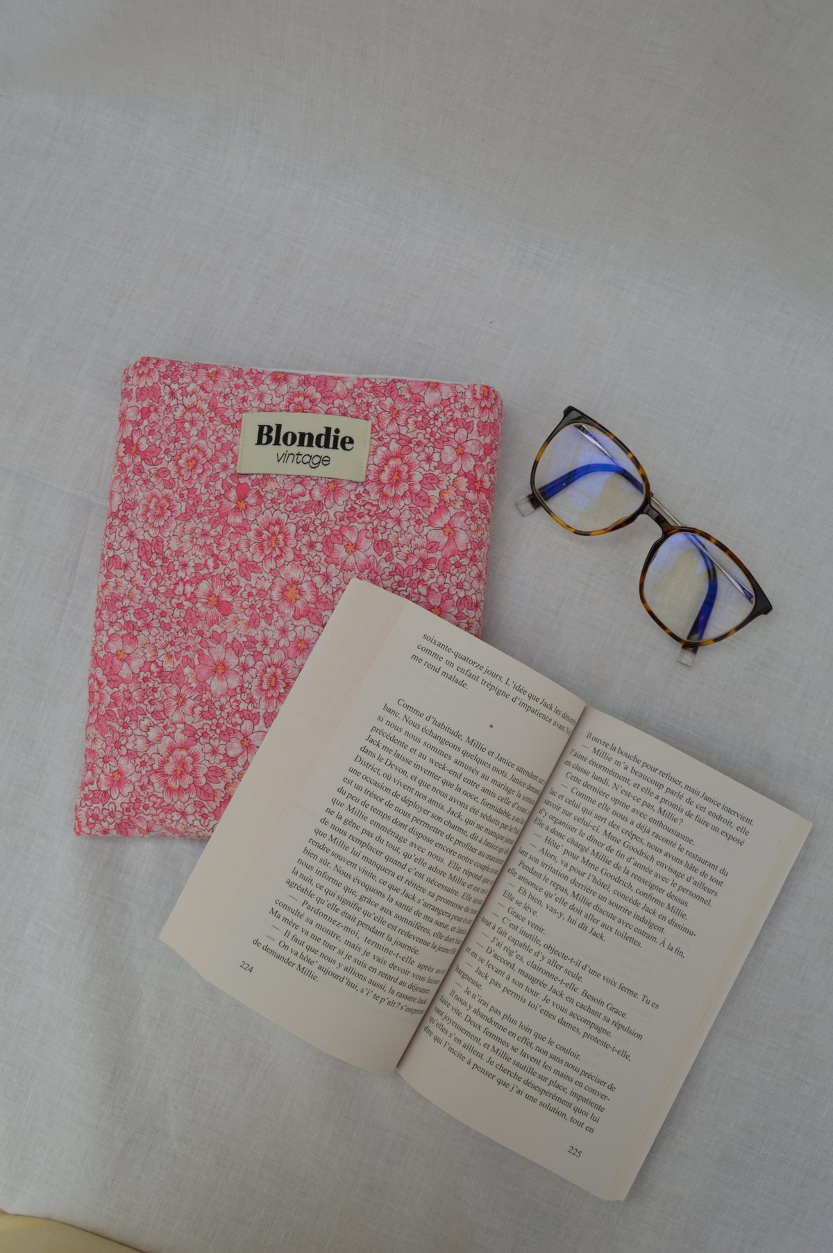 Housse de livre fleurie rose fabriqué à partir de tissu vintage mode durable mode responsable fabriqué à la main