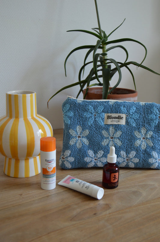 pochette en éponge fabriqué à la main à partir de serviette de bain vintage mode durable et reponsable 