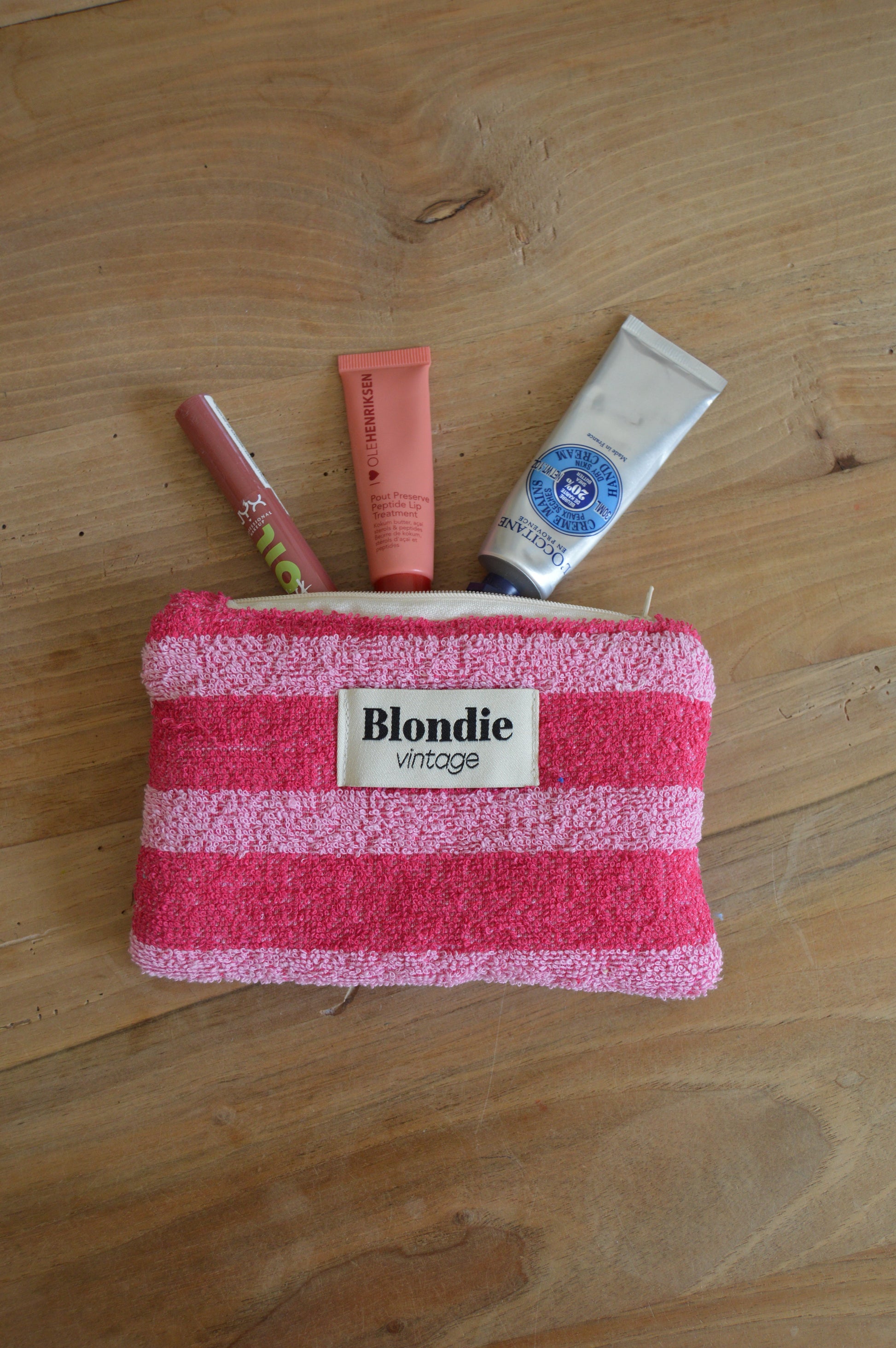 mini pochette, portefeuille, porte carte en éponge rose fabriquée à partir de serviette de bain vintage, mode durable et responsable 