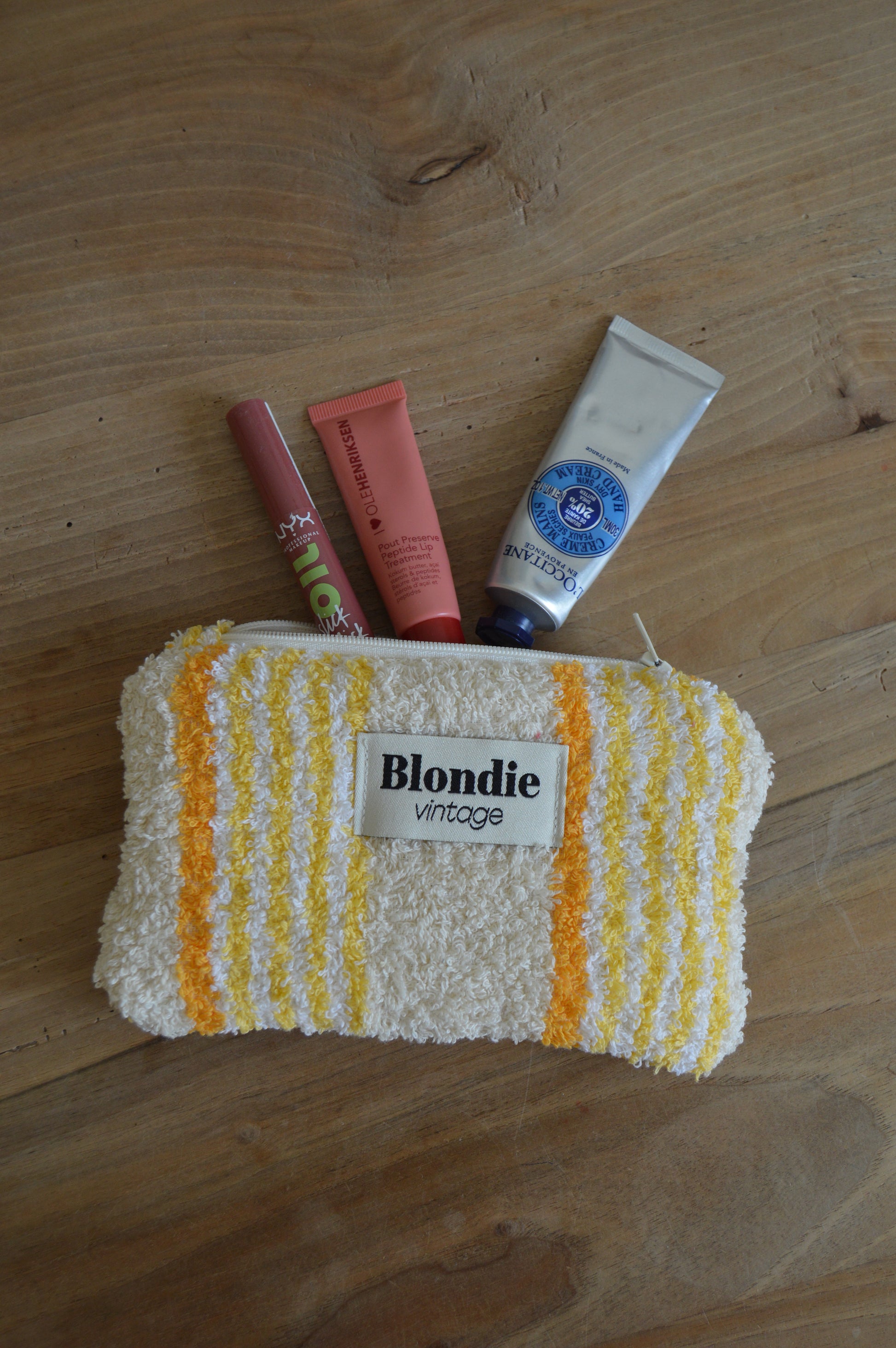mini pochette, portefeuille, porte carte en éponge jaune fabriquée à partir de serviette de bain vintage, mode durable et responsable 