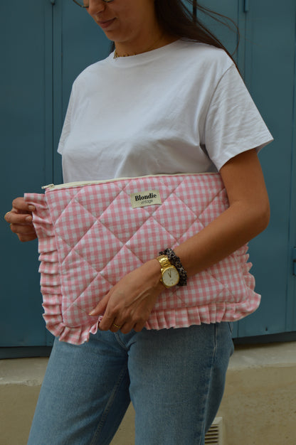 Housse d'ordinateur vichy rose avec froufrou fabriqué à partir de tissus vintage mode durable mode responsable fabriqué à la main 