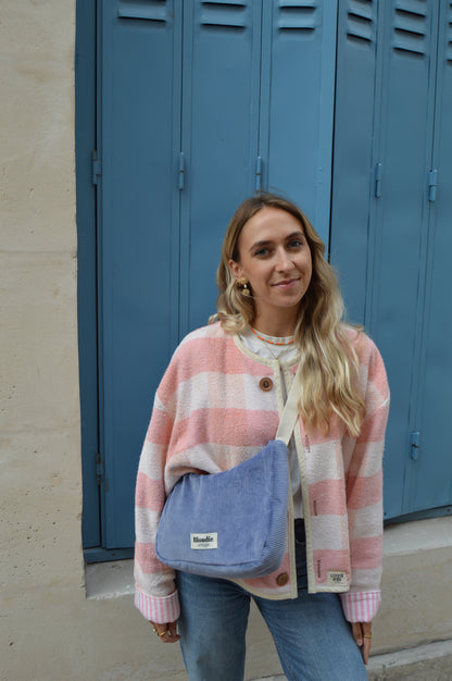 Sac crossbody velours bleu fabriqué à partir de tissus vintage mode durable mode responsable fabriqué à la main 