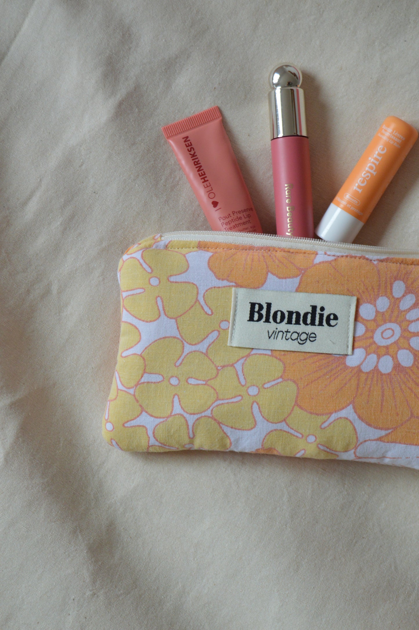Mini Pochette fleurs orange fabriqué à partir de tissus vintage mode durable mode responsable fabriqué à la main 
