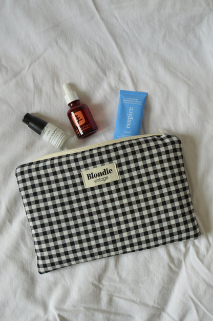 Pochette vichy noir fabriqué à partir de taie de tissus vintage mode durable mode responsable fabriqué à la main 