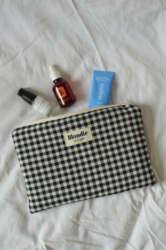 Pochette vichy noir fabriqué à partir de taie de tissus vintage mode durable mode responsable fabriqué à la main 