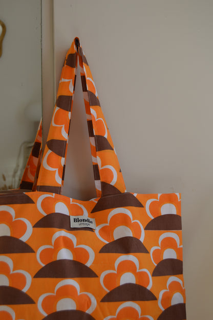 Cabas fabriqué à partir de tissus vintage à la main, sac de place upcyclés 