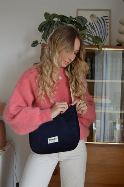 Sac crossbody velours bleu fabriqué à partir de tissus vintage mode durable mode responsable fabriqué à la main 