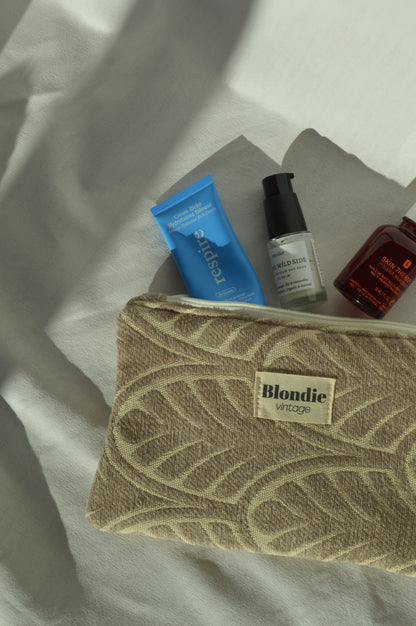 Pochette velours beige en tissu vintage upcyclé, faite main en France par Blondie vintage