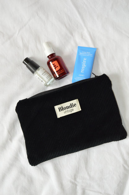 Pochette velours noir fabriqué à partir de tissus vintage mode durable mode responsable fabriqué à la main 