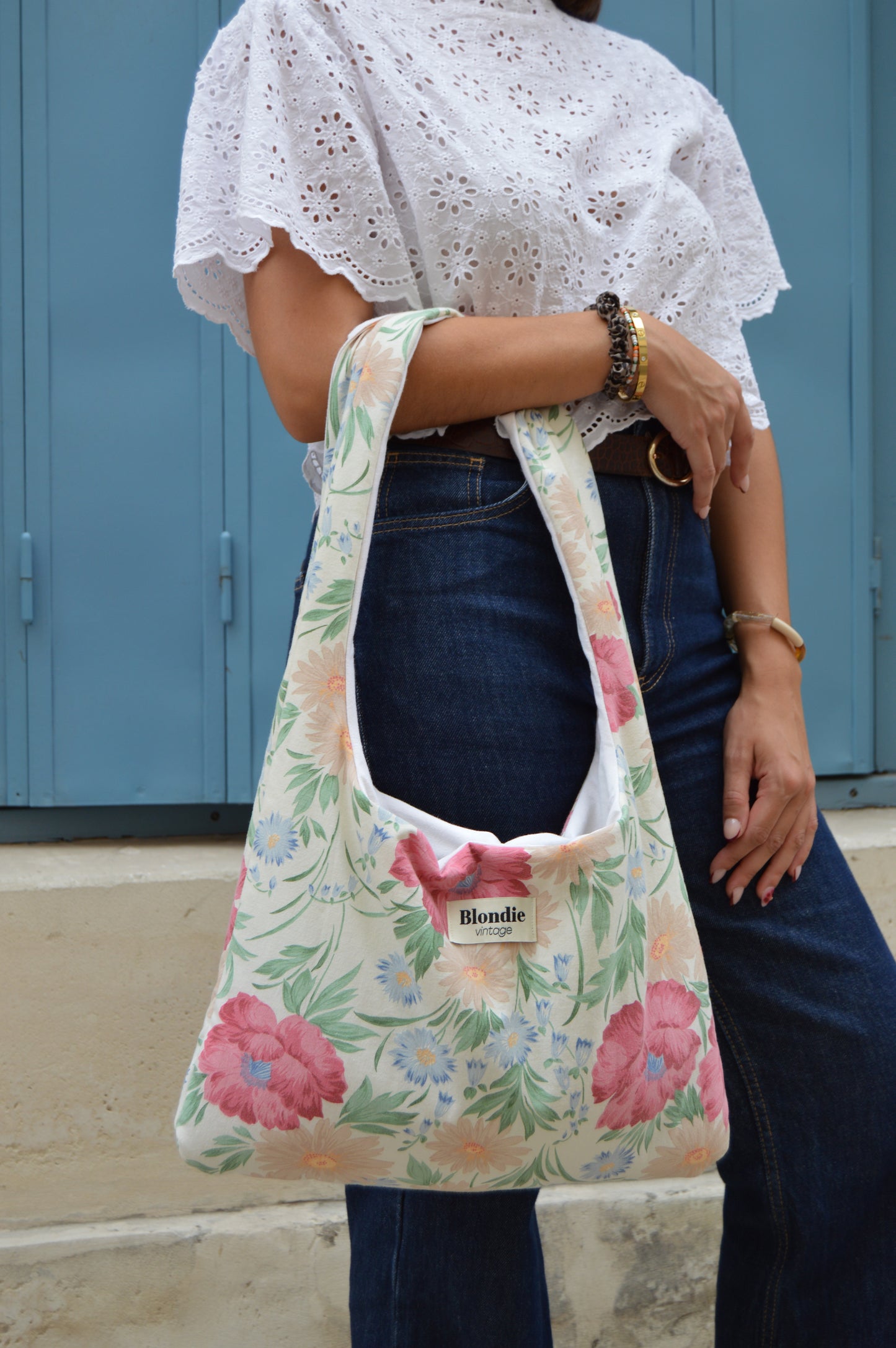 Sac boho fleuri fabriqué à partir de taie de traversin vintage mode durable mode responsable fabriqué à la main 