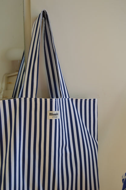 Cabas fabriqué à partir de tissus vintage à la main, sac de place upcyclés 