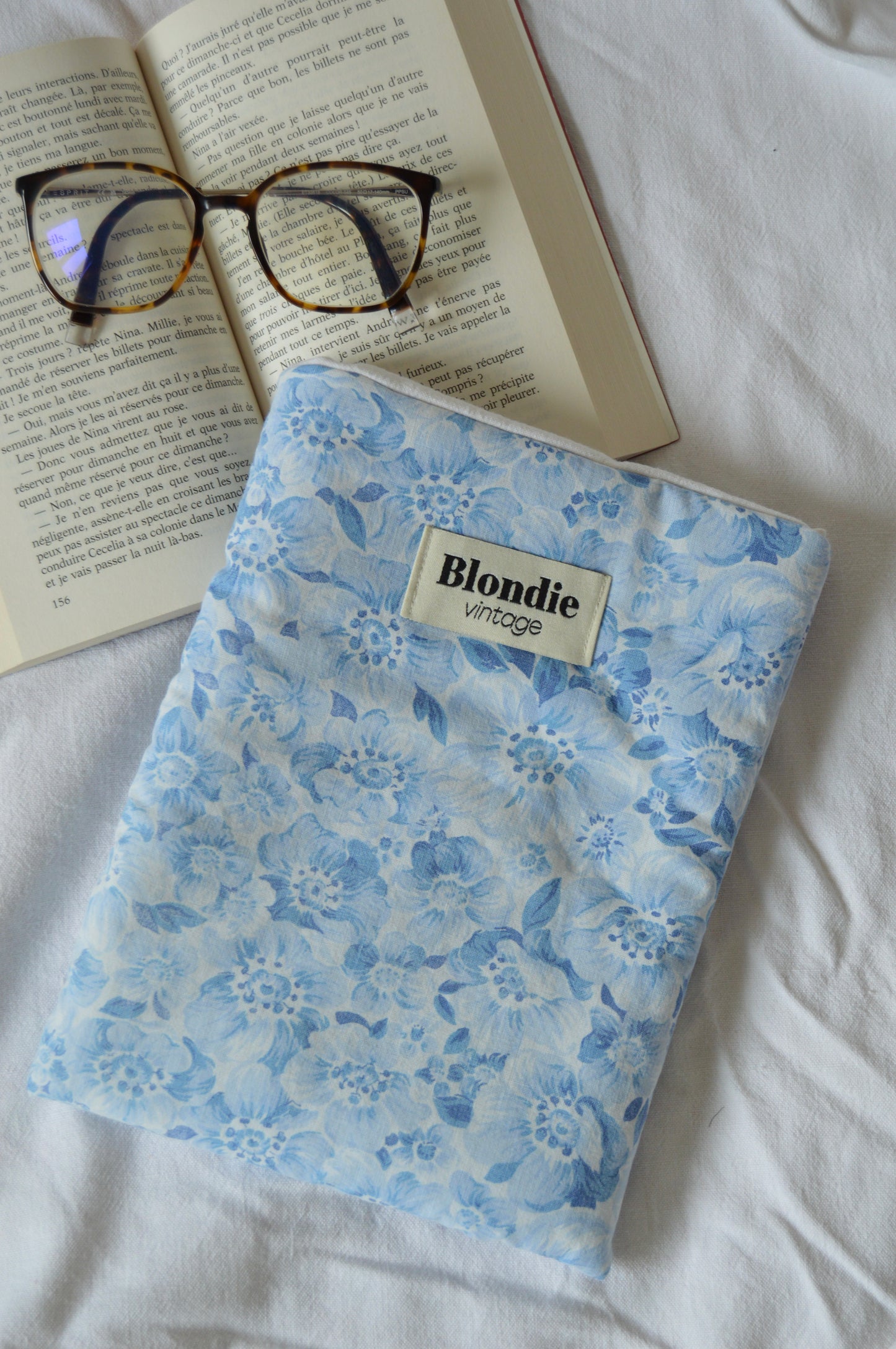 Housse de livre fleurs bleu fabriqué à partir de tissus vintage mode durable mode responsable fabriqué à la main 